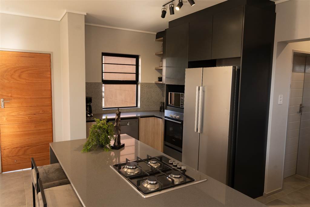 4 Bedroom House 4 Bedroom House