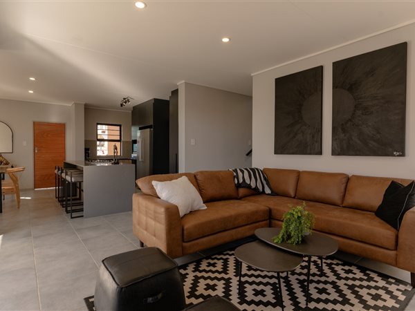 4 Bedroom House 4 Bedroom House