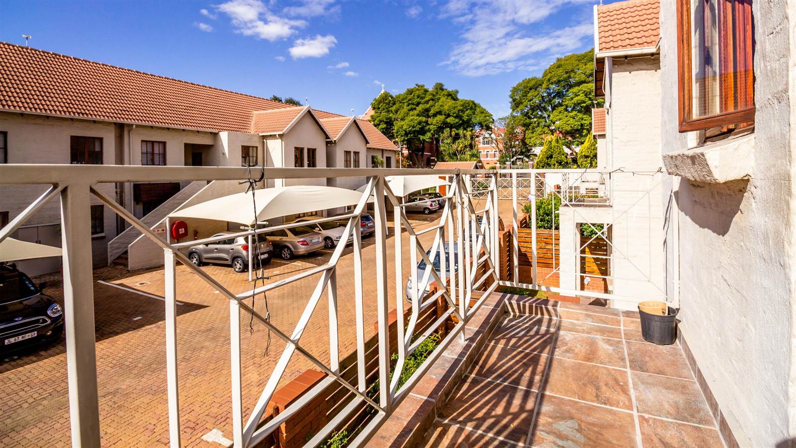 1 Bed Apartment in Saxonwold photo number 14