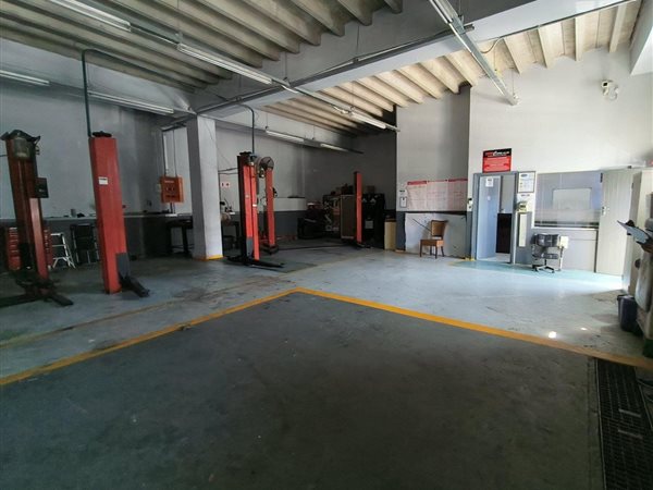 155  m² Industrial space in Pinetown Central