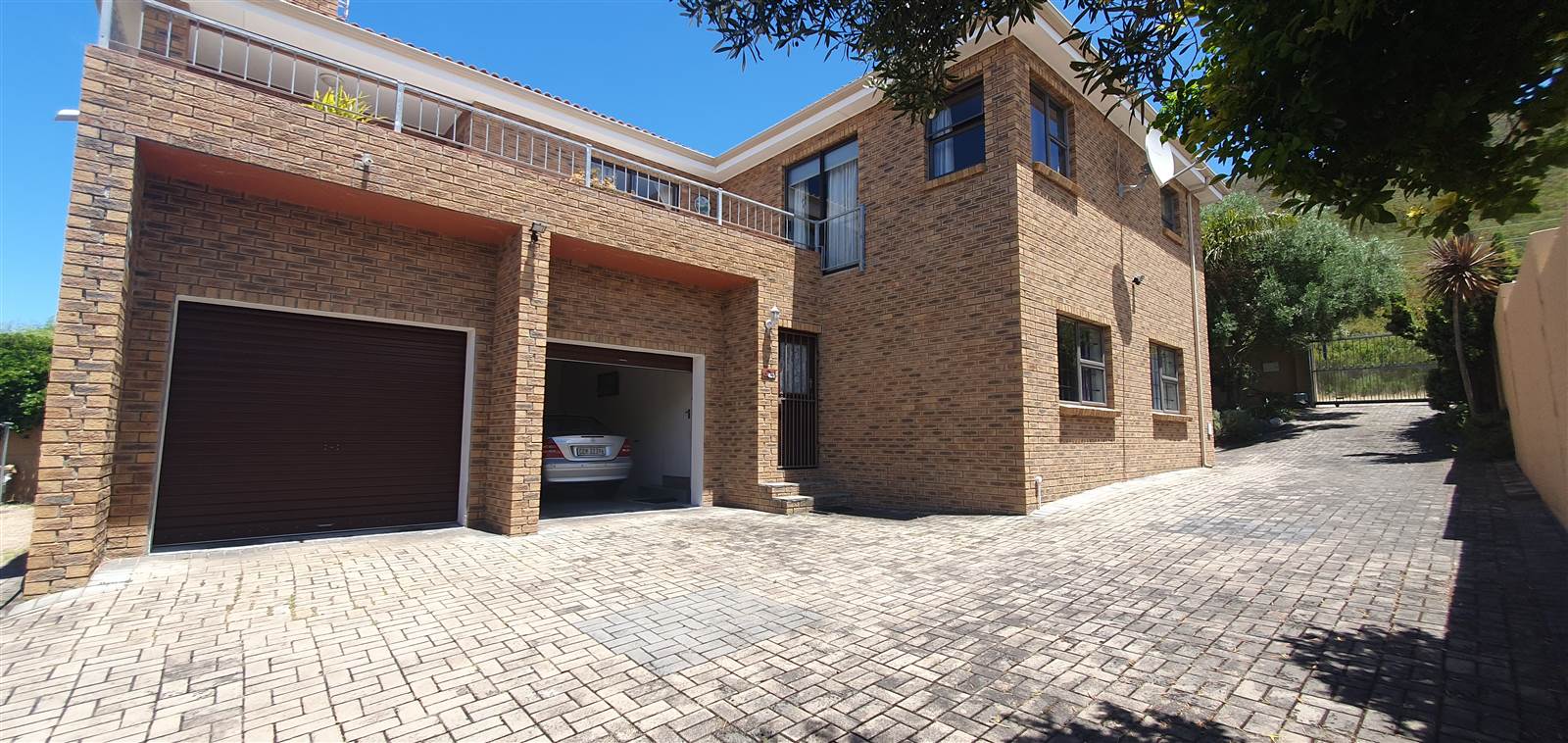 5 Bed House in Northcliff photo number 1