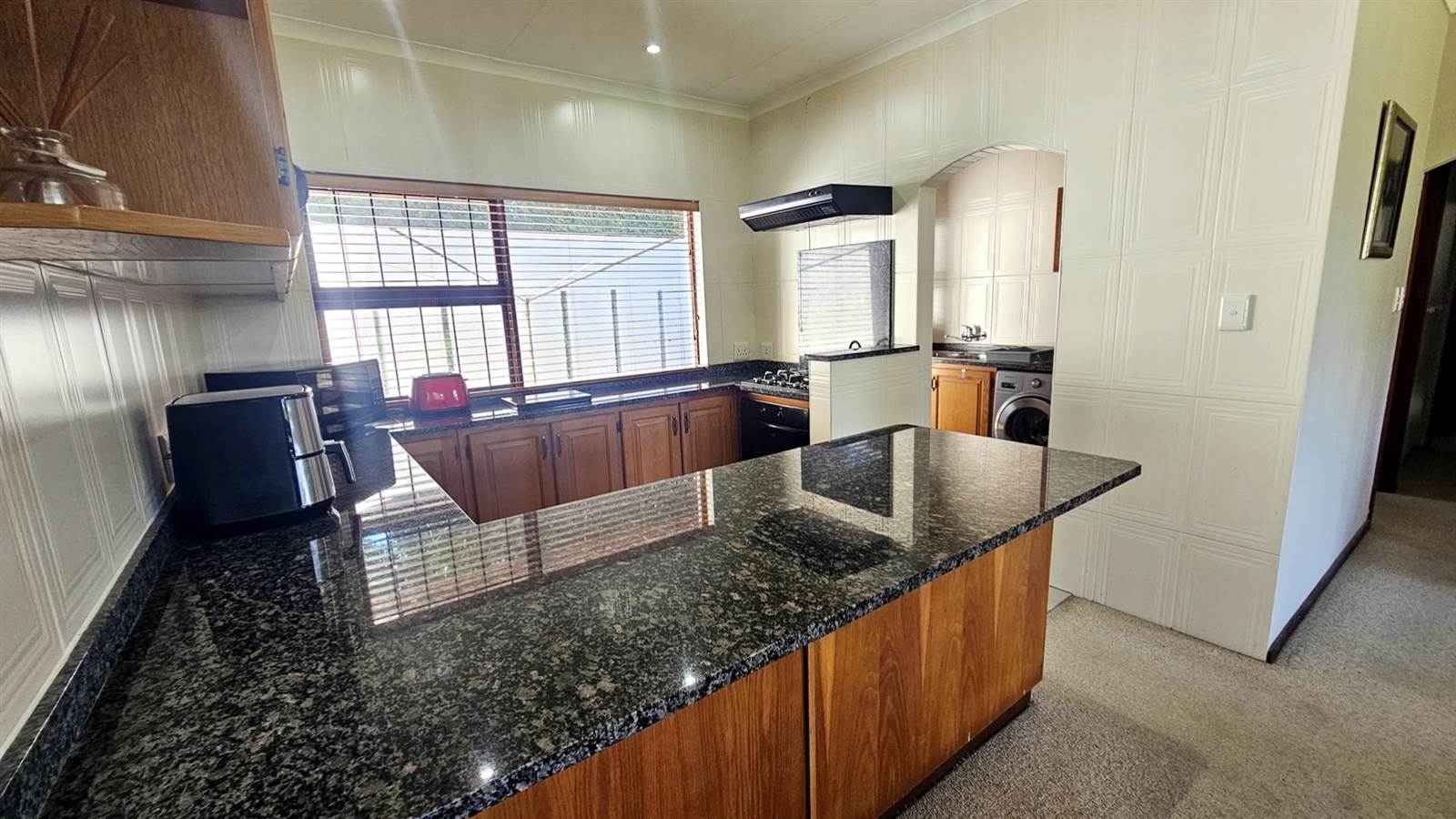 3 Bed Townhouse in Uvongo photo number 10