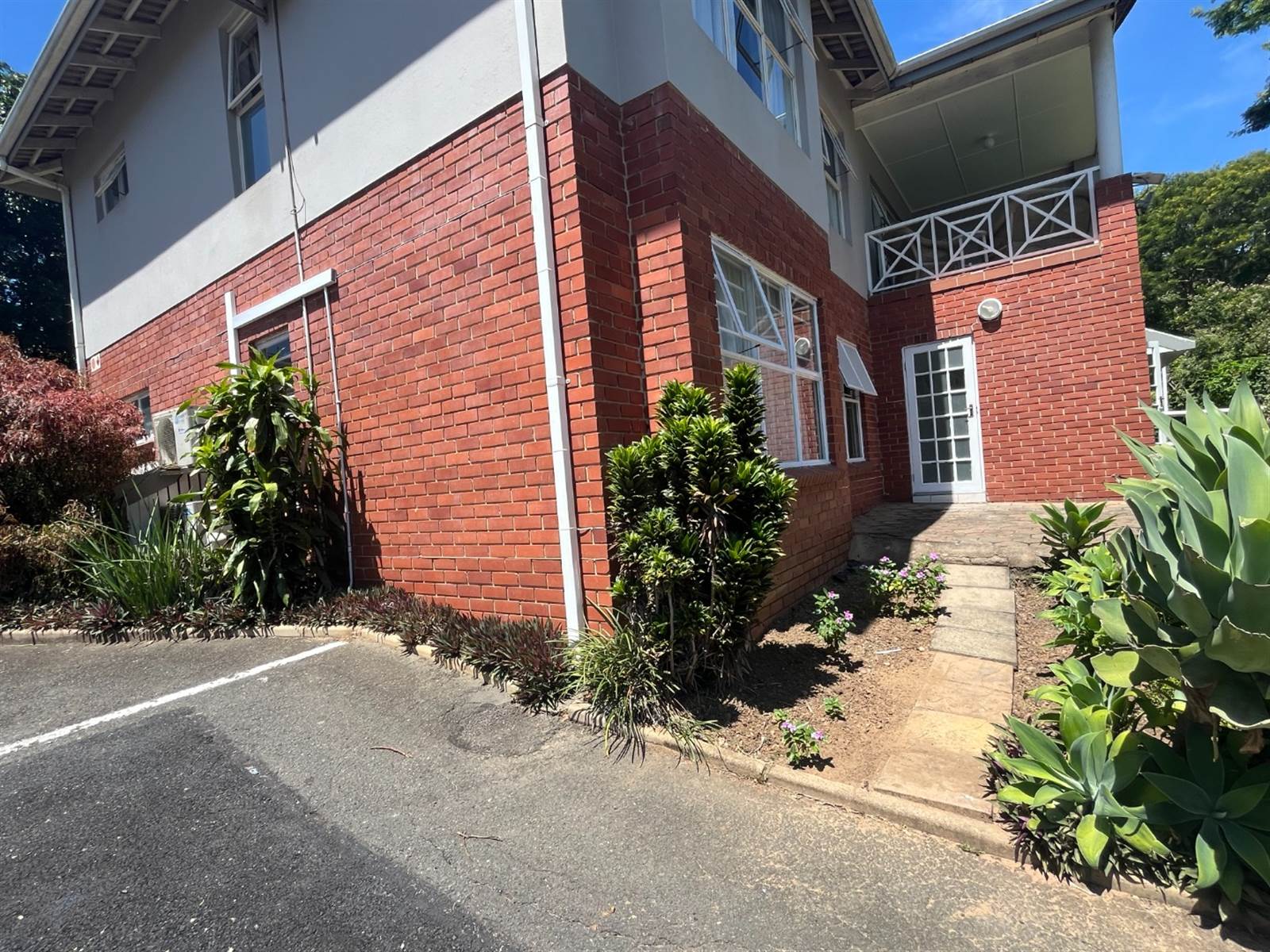 3 Bed Townhouse in Mt Edgecombe photo number 2