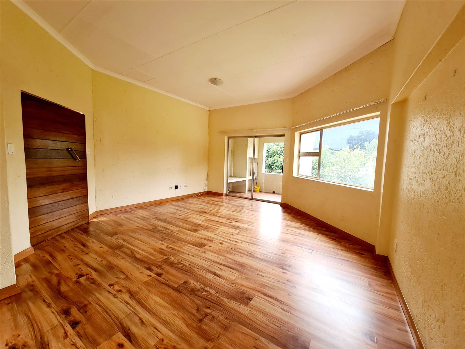 2 Bed Apartment in Bedfordview photo number 1