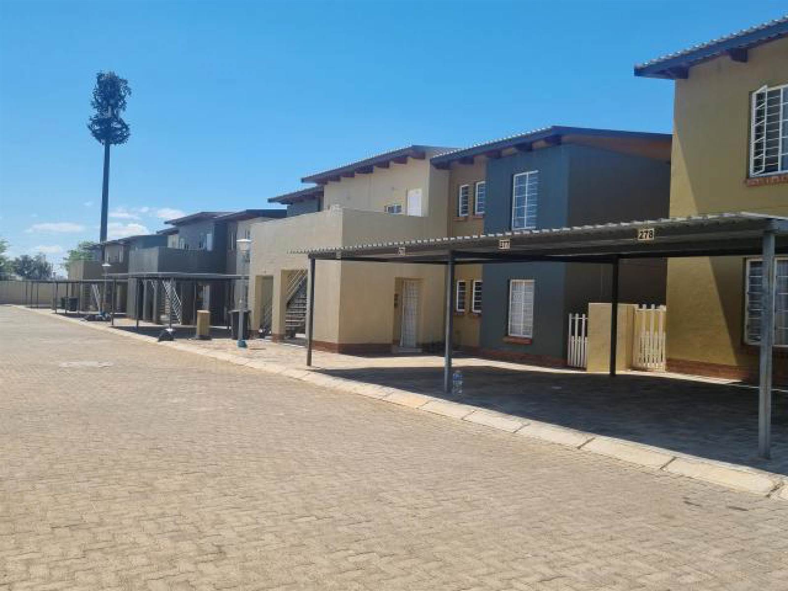 2 Bed Simplex in Waterval East photo number 6