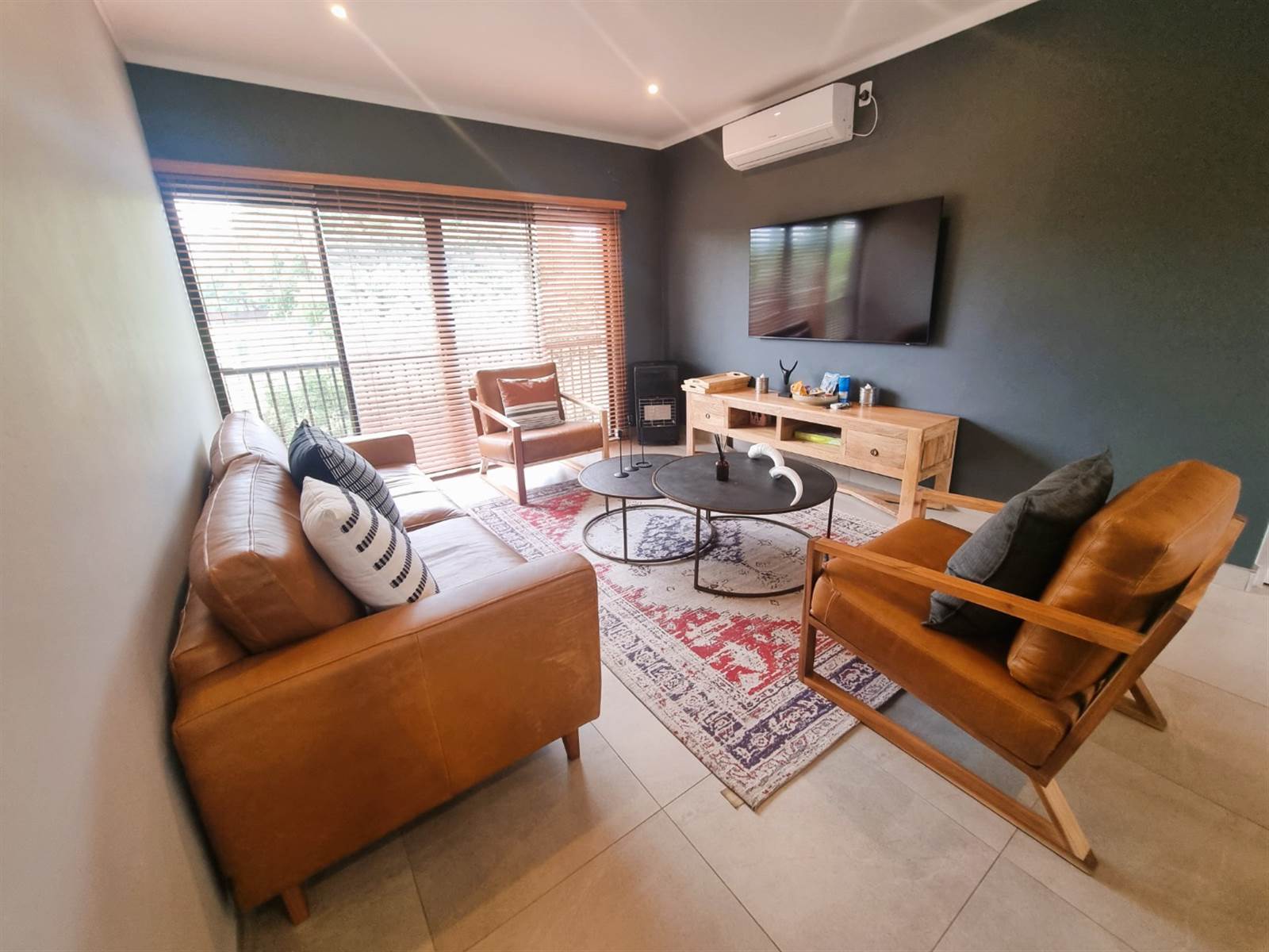 3 Bed Apartment in Waterkloof photo number 1