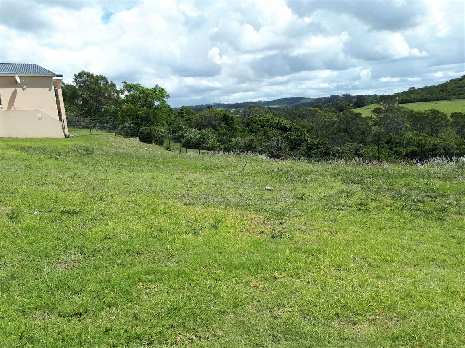 366 m² Land available in Beacon Bay photo number 3