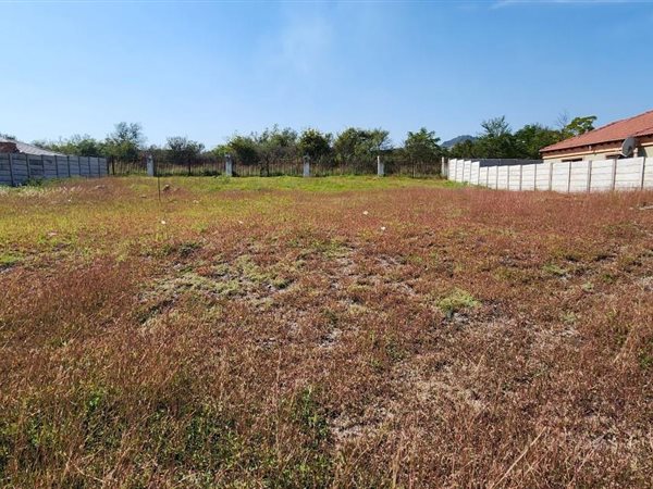 610 m² Land available in Brits