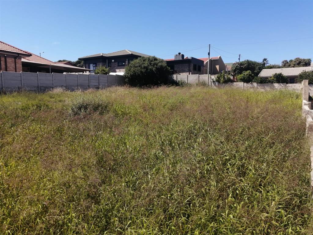 607 m² Land available in Fraaiuitsig photo number 6