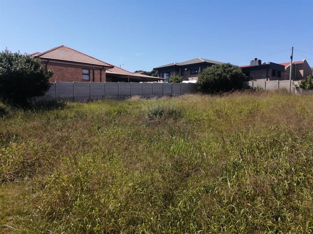 607 m² Land available in Fraaiuitsig photo number 5