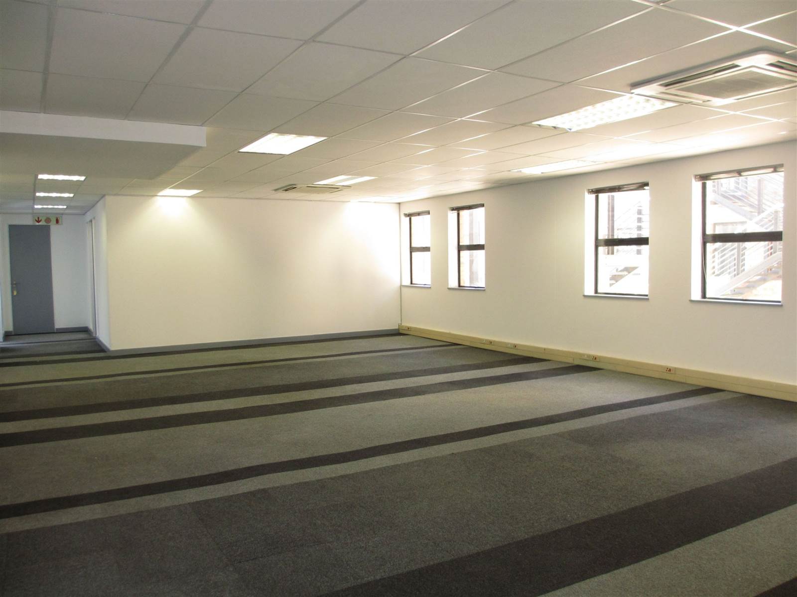 809  m² Commercial space in Fourways photo number 10