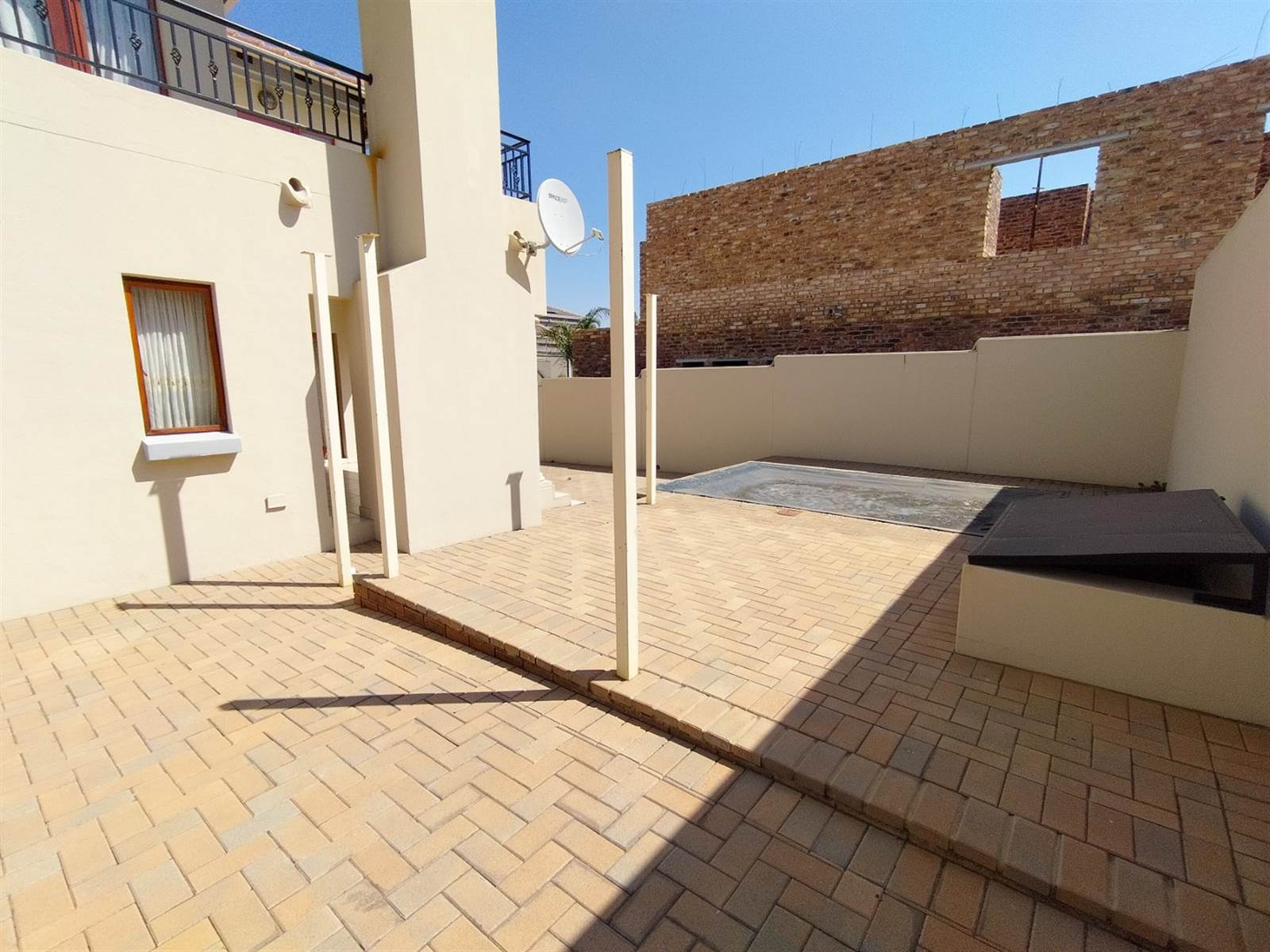 3 Bed House in Radiokop photo number 3