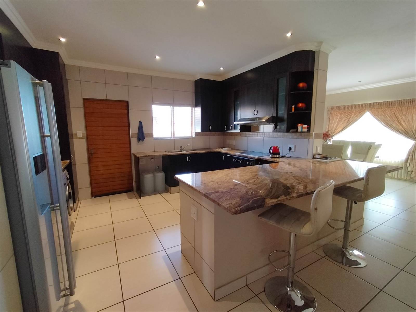 3 Bed House in Radiokop photo number 6