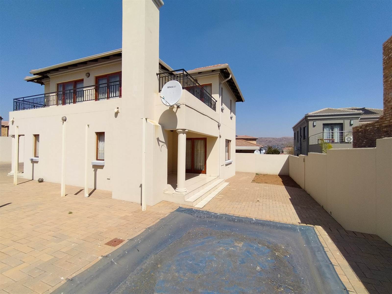 3 Bed House in Radiokop photo number 2