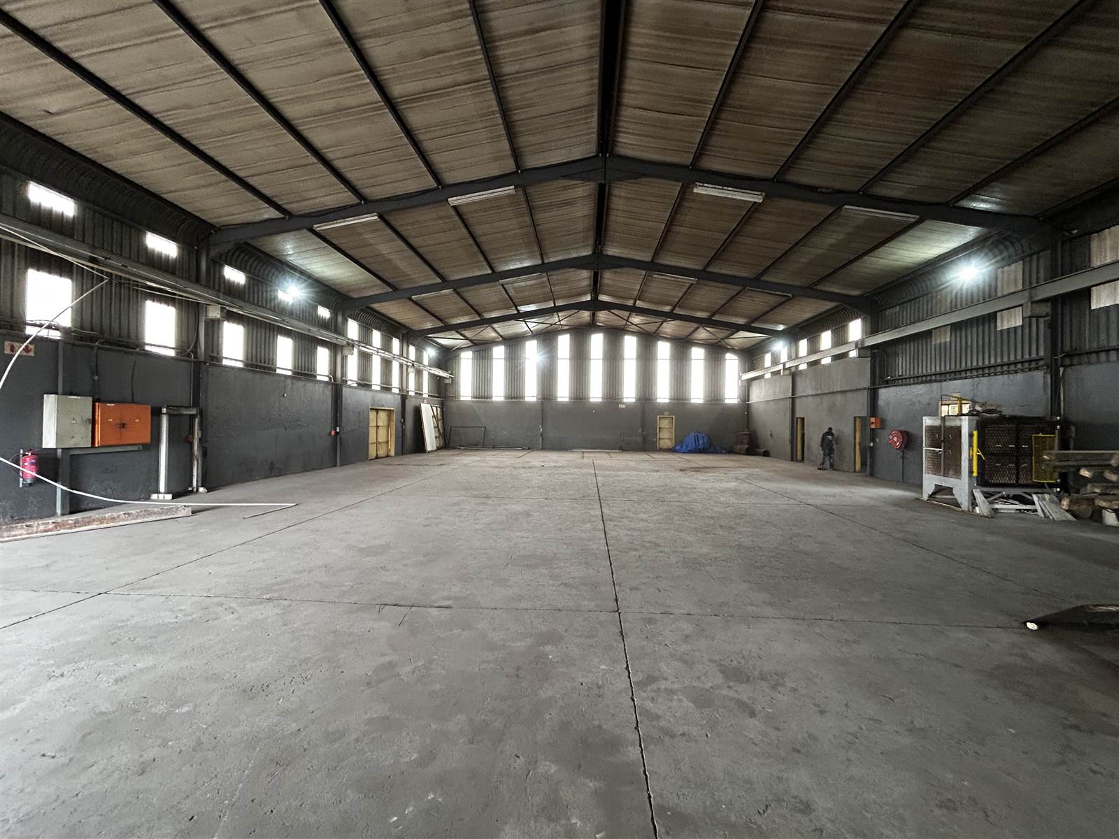 945  m² Industrial space in Clayville photo number 2