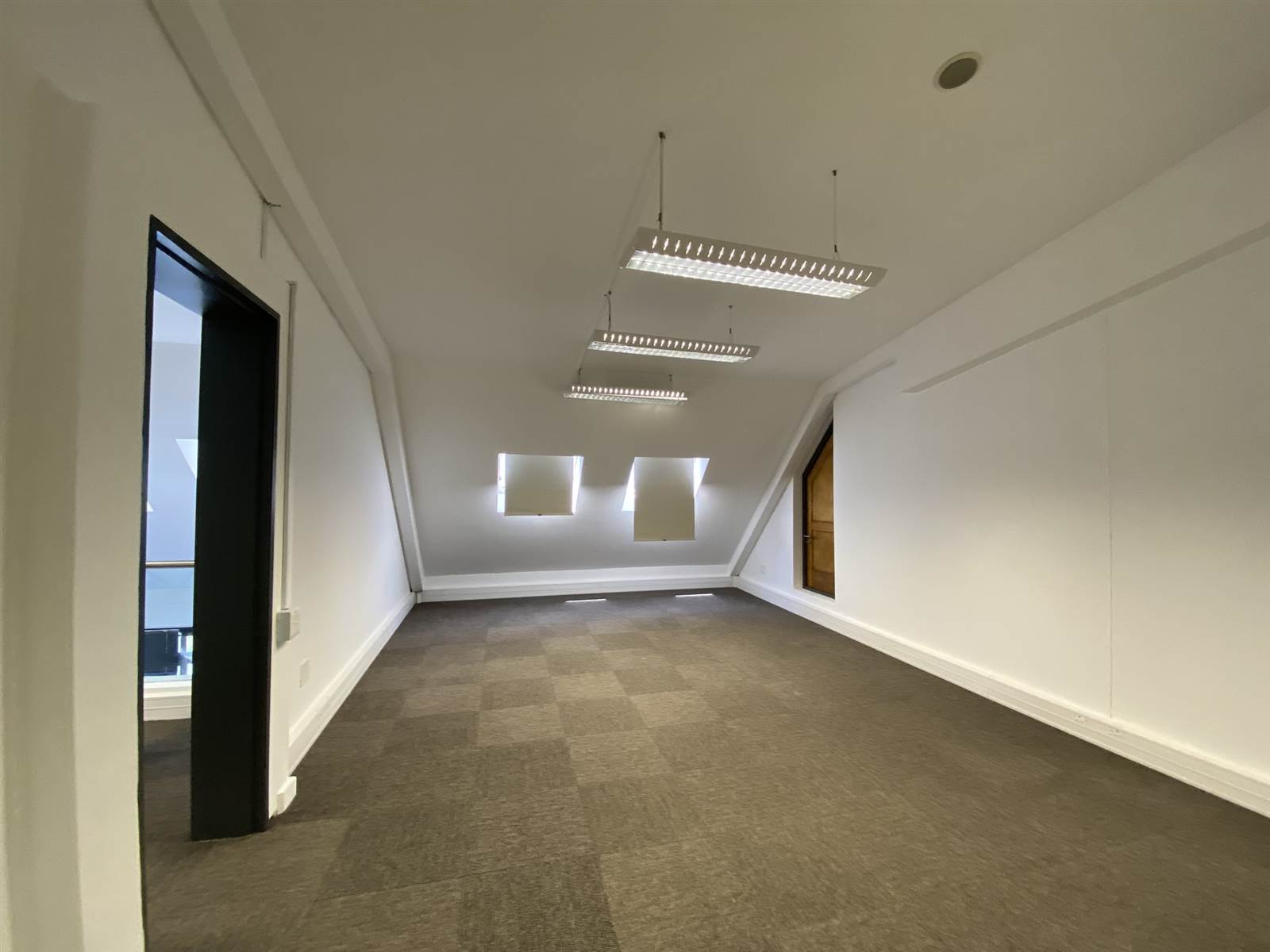 300  m² Commercial space in De Waterkant photo number 20