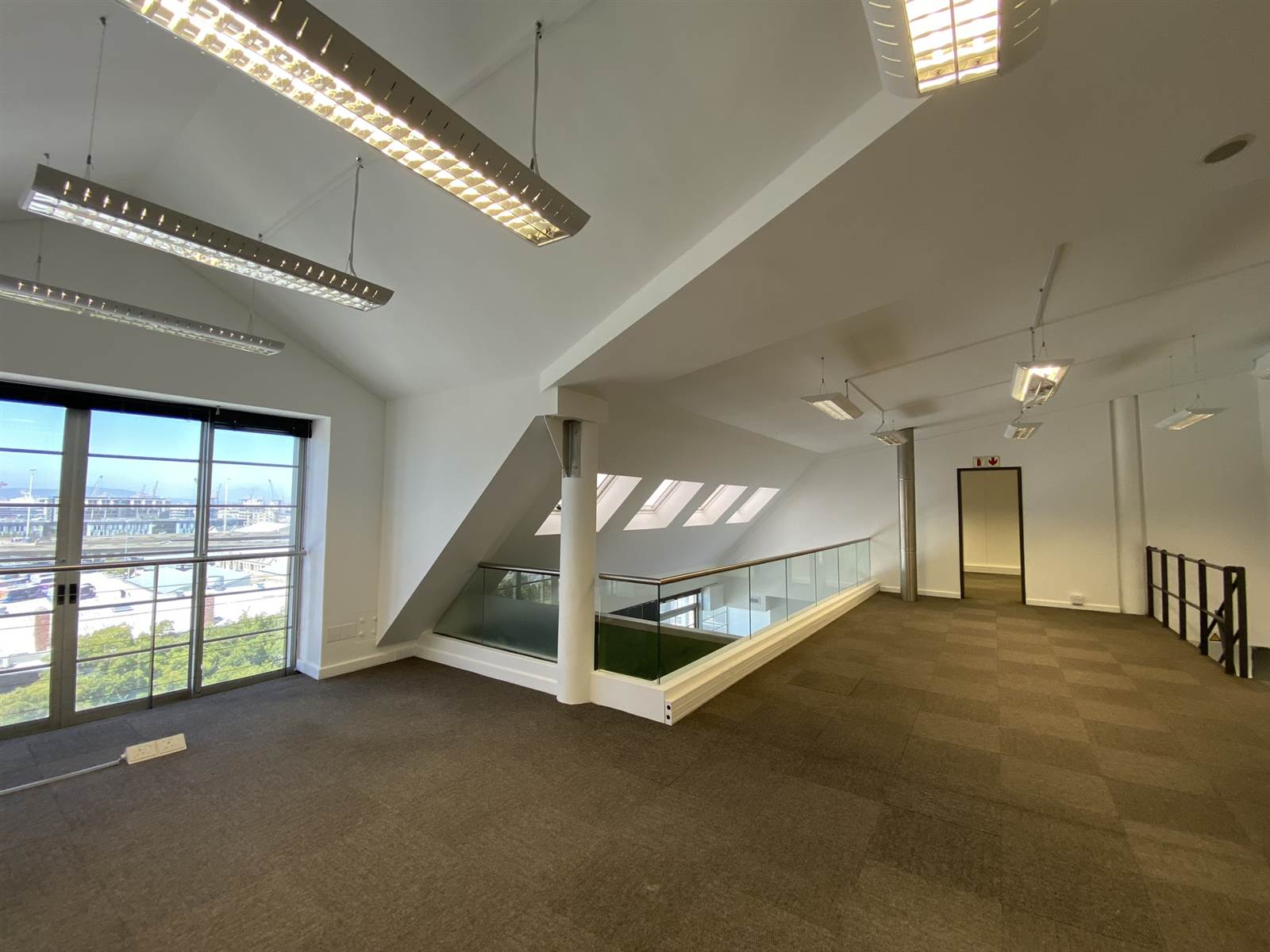 300  m² Commercial space in De Waterkant photo number 13