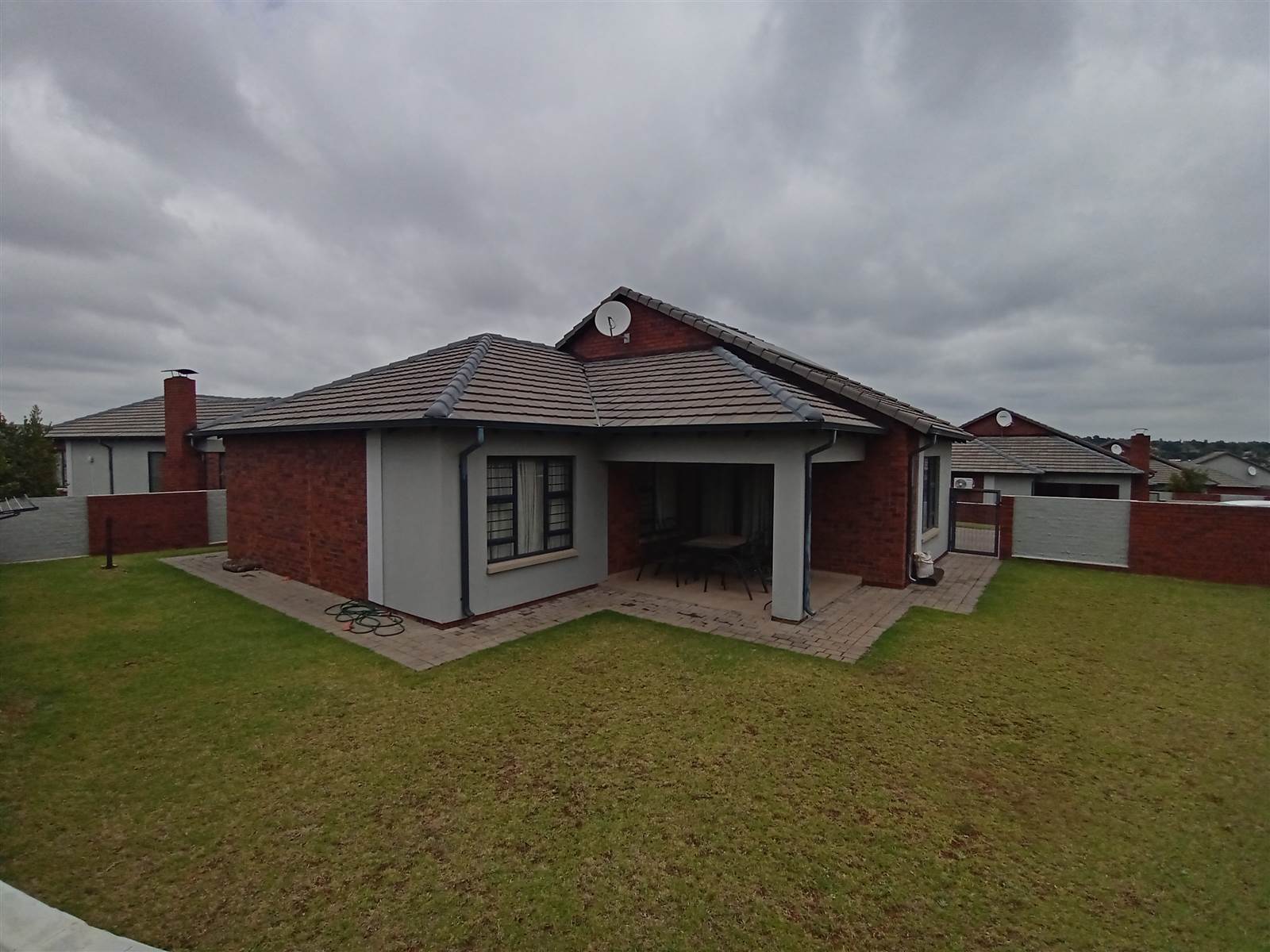 3 Bed House in Rooihuiskraal North photo number 1