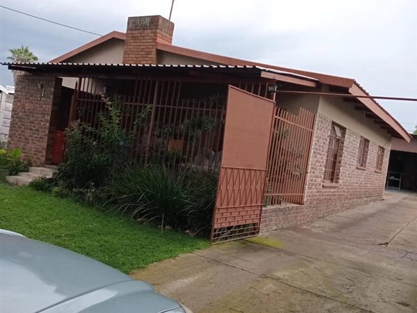 3 Bedroom House 3 Bedroom House