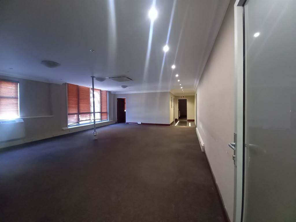 235  m² Office Space in Faerie Glen photo number 5