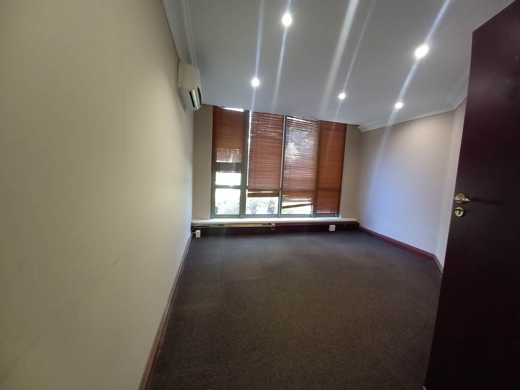 235  m² Office Space in Faerie Glen photo number 18