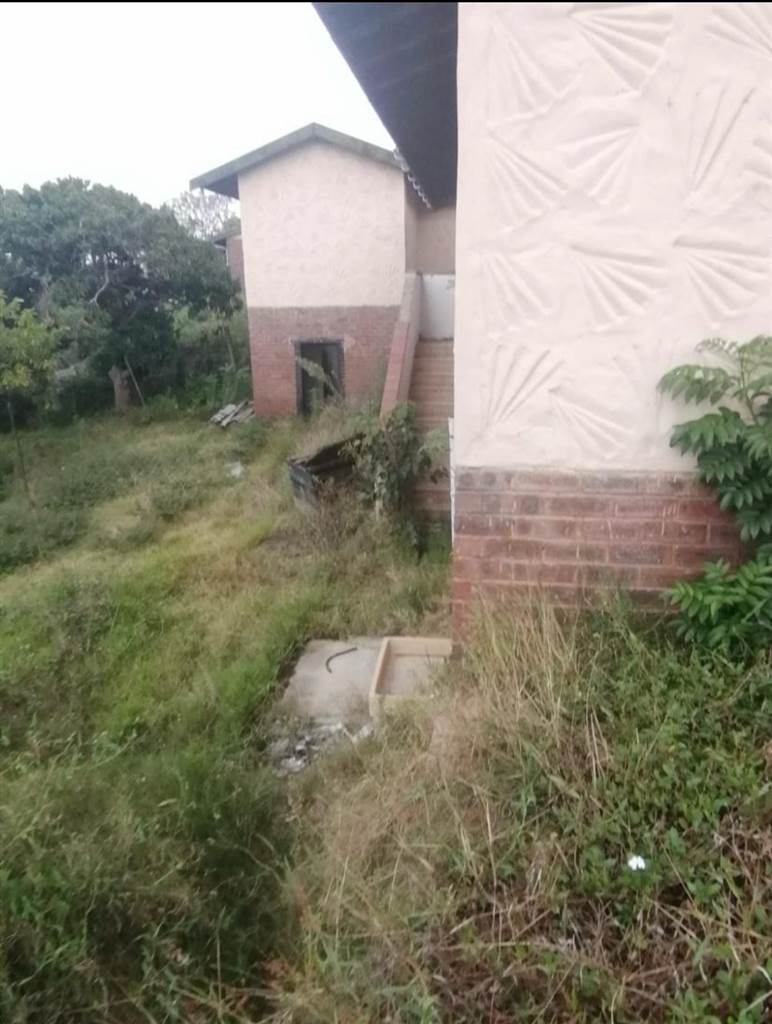 1033 m² Land available in Croftdene photo number 4