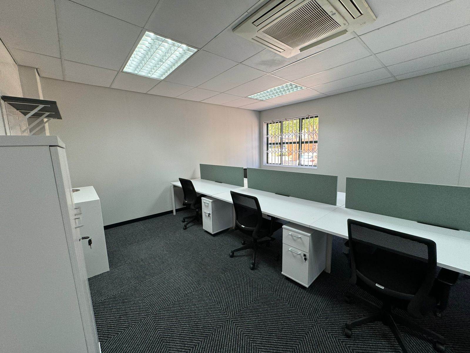 90  m² Commercial space in Sunninghill photo number 30