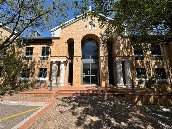 90  m² Commercial space in Sunninghill
