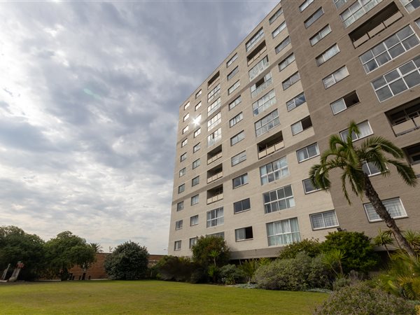 3 Bed Apartment in Tableview