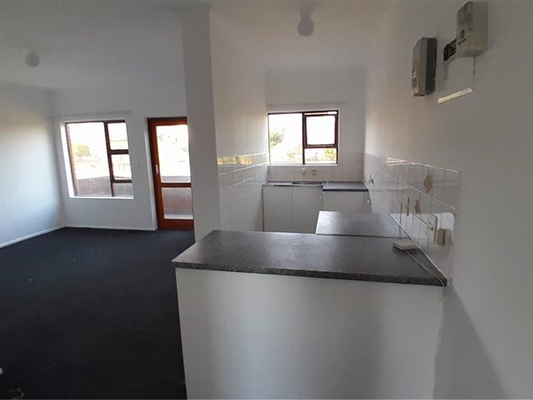 1 Bed Apartment in Vredekloof East