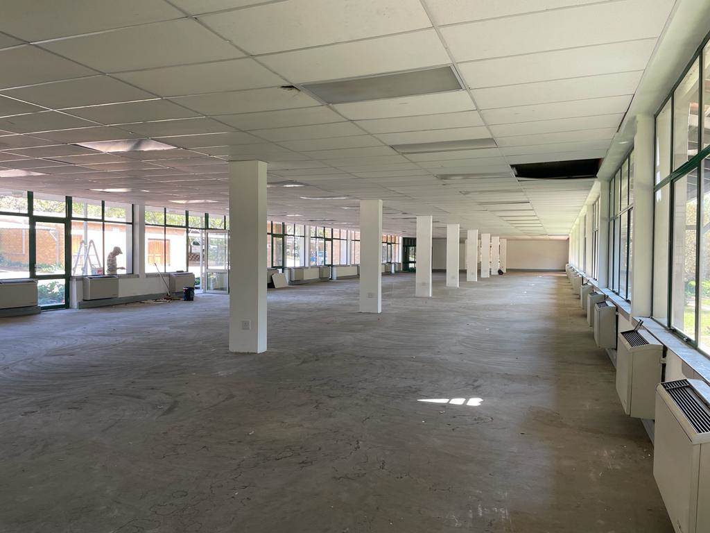 650  m² Commercial space in Midridge Park photo number 3