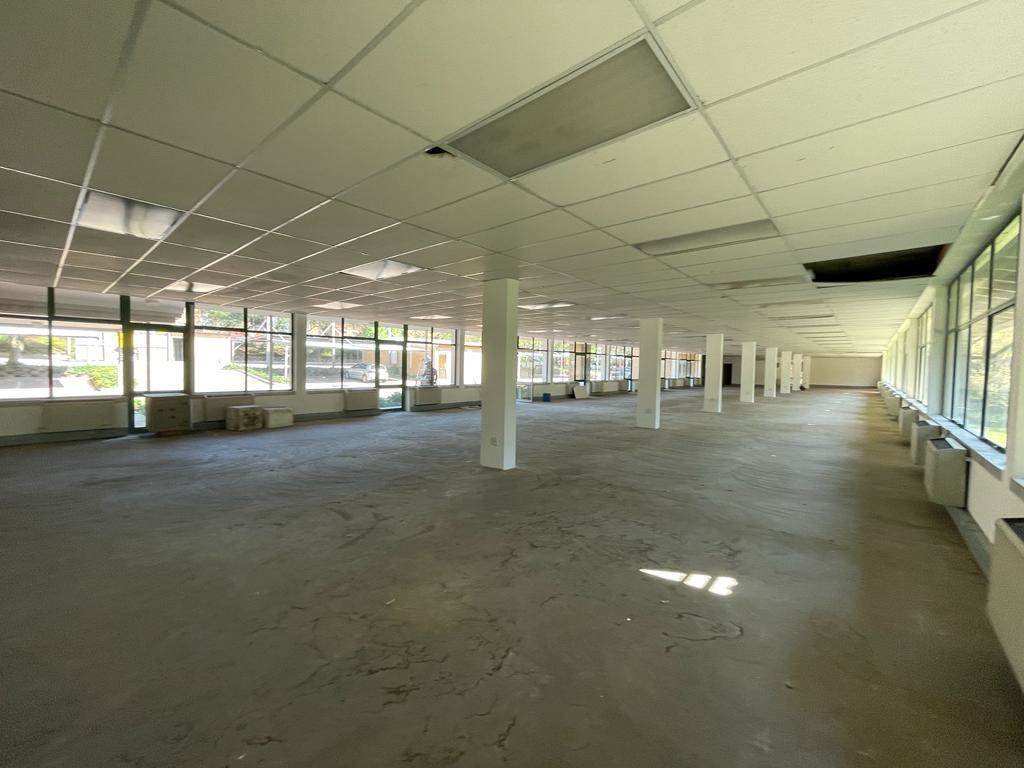 650  m² Commercial space in Midridge Park photo number 8