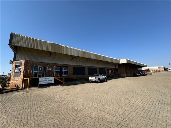 3 260  m² Industrial space