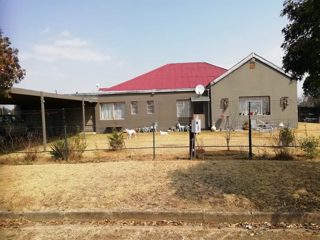 4 Bed House in Memel photo number 20