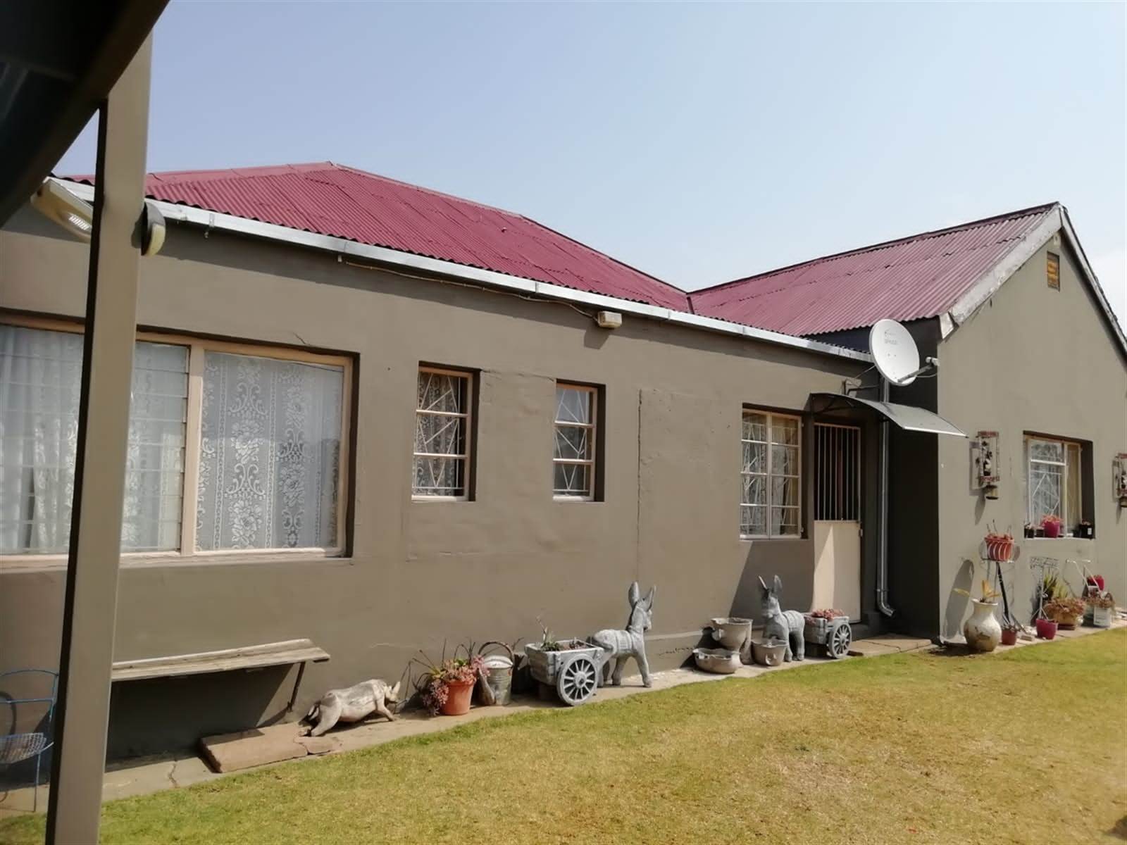 4 Bed House in Memel photo number 6