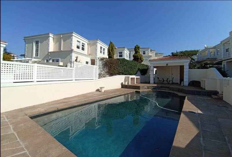 4 Bed Apartment in La Lucia photo number 25