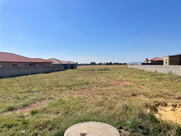 1038 m² Land available in Riversdale