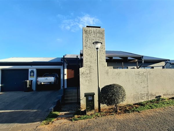 3 Bedroom Townhouse 3 Bedroom Townhouse