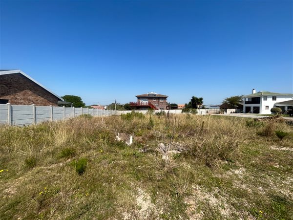 672 m² Land