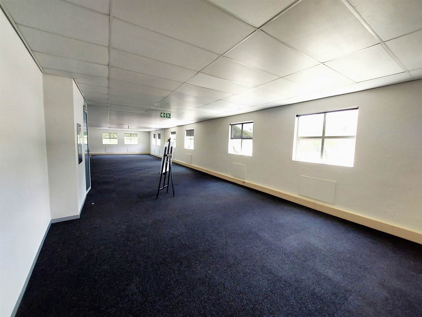 159  m² Office Space in Halfway Gardens photo number 7