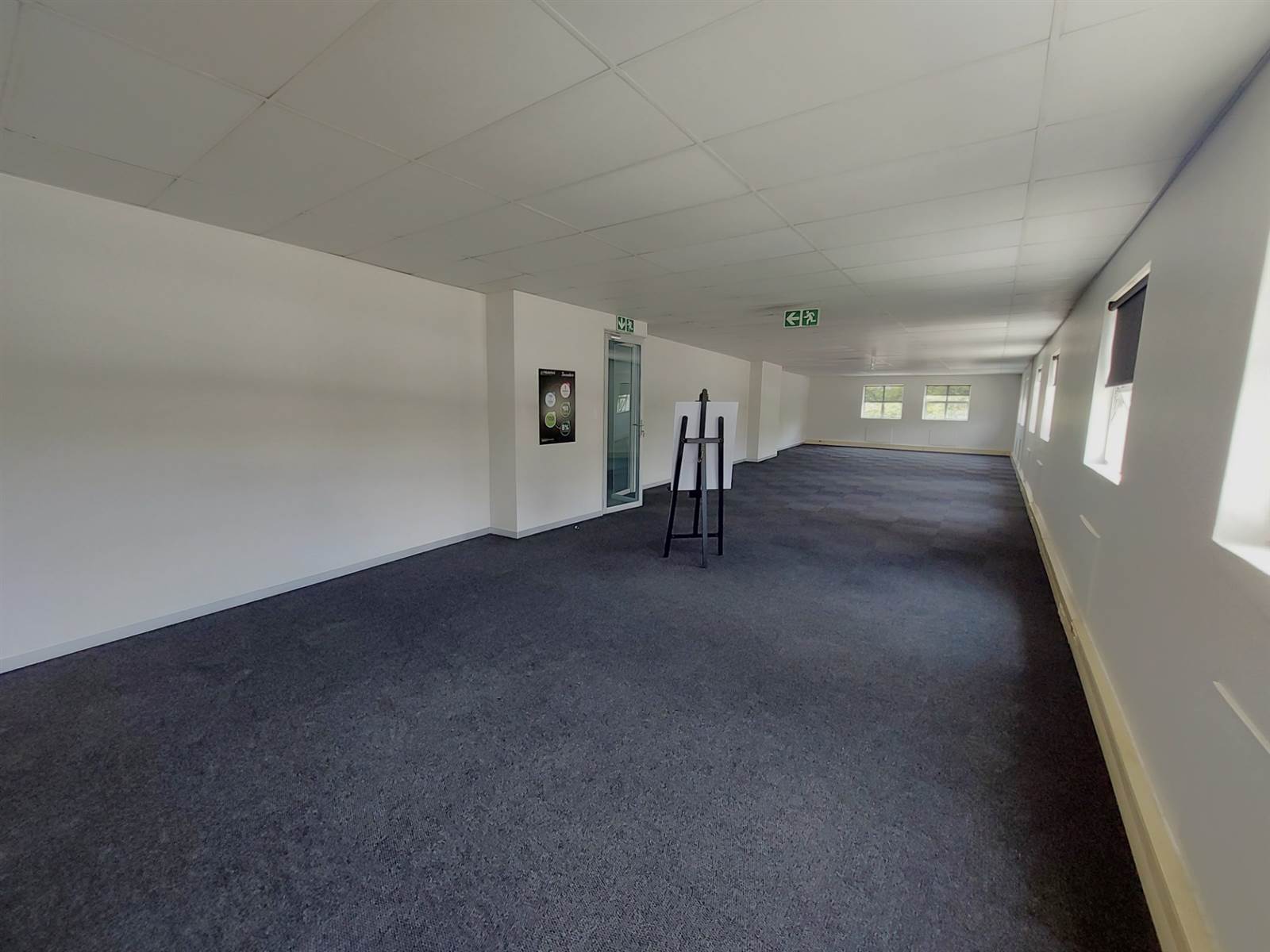 159  m² Office Space in Halfway Gardens photo number 8