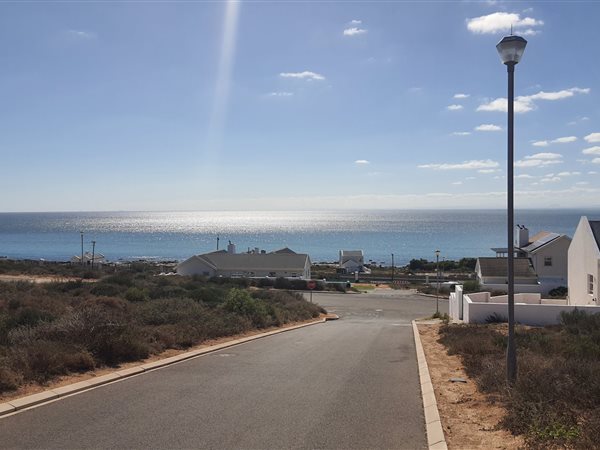 424 m² Land available in St Helena Views