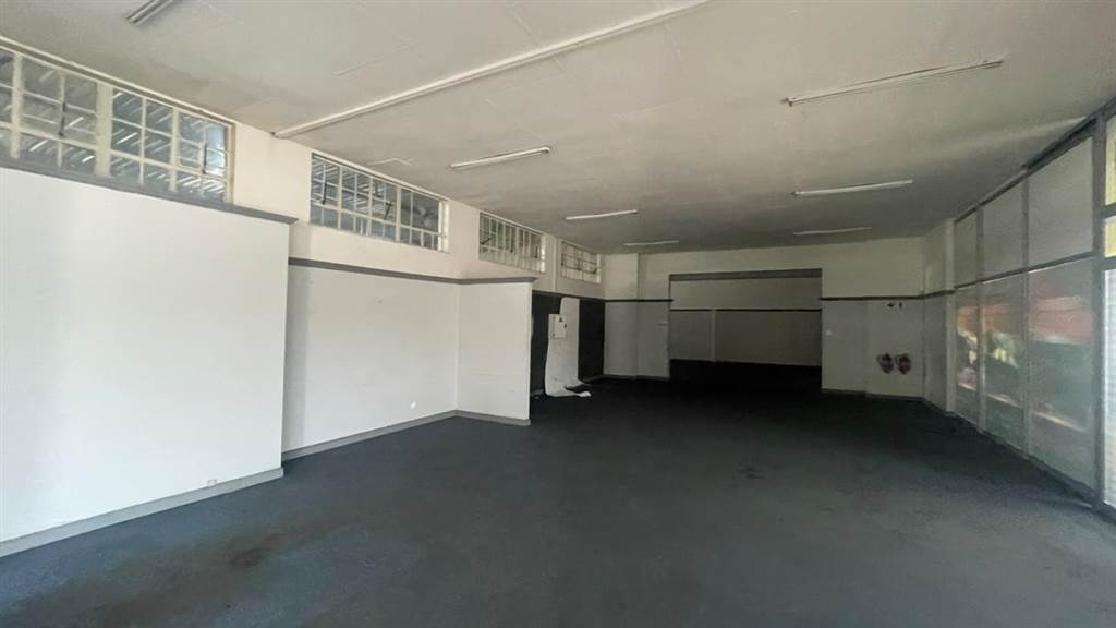 297  m² Commercial space in Pretoria West photo number 12