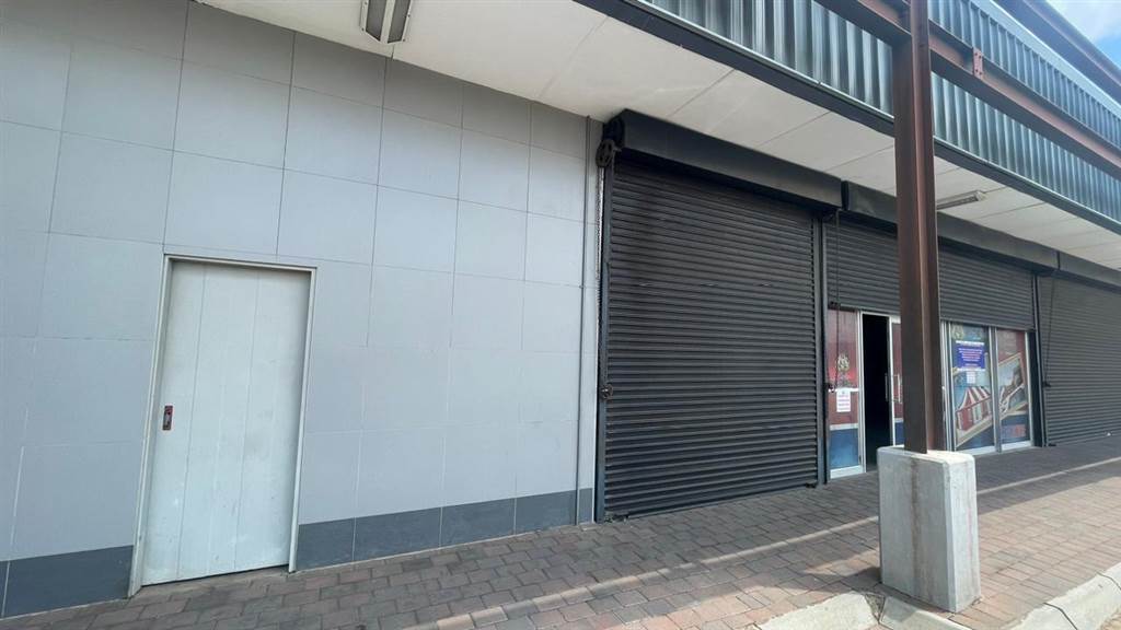 297  m² Commercial space in Pretoria West photo number 4