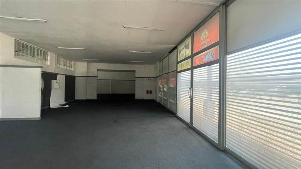 297  m² Commercial space in Pretoria West photo number 11
