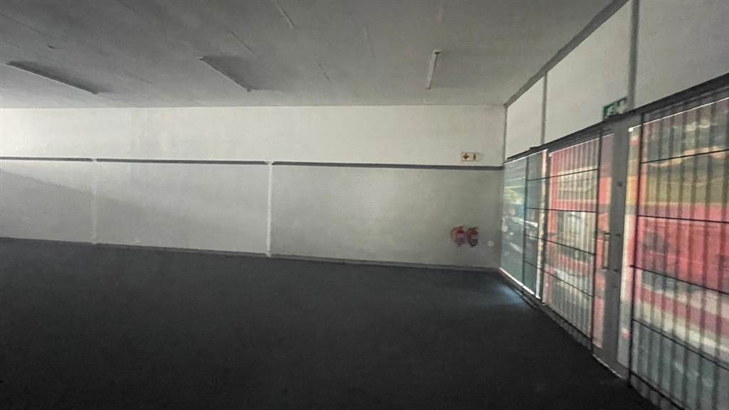 297  m² Commercial space in Pretoria West photo number 7