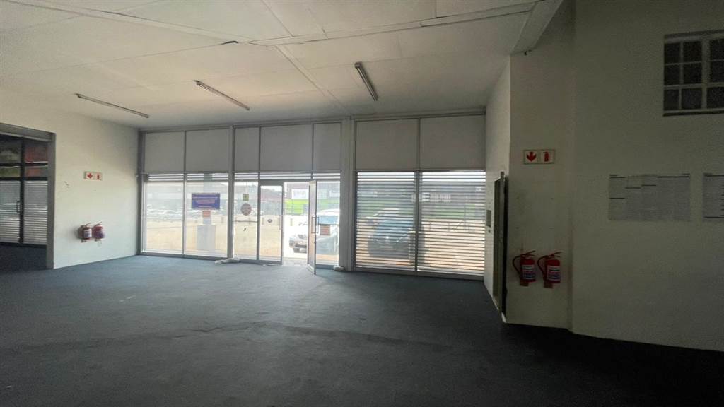 297  m² Commercial space in Pretoria West photo number 15