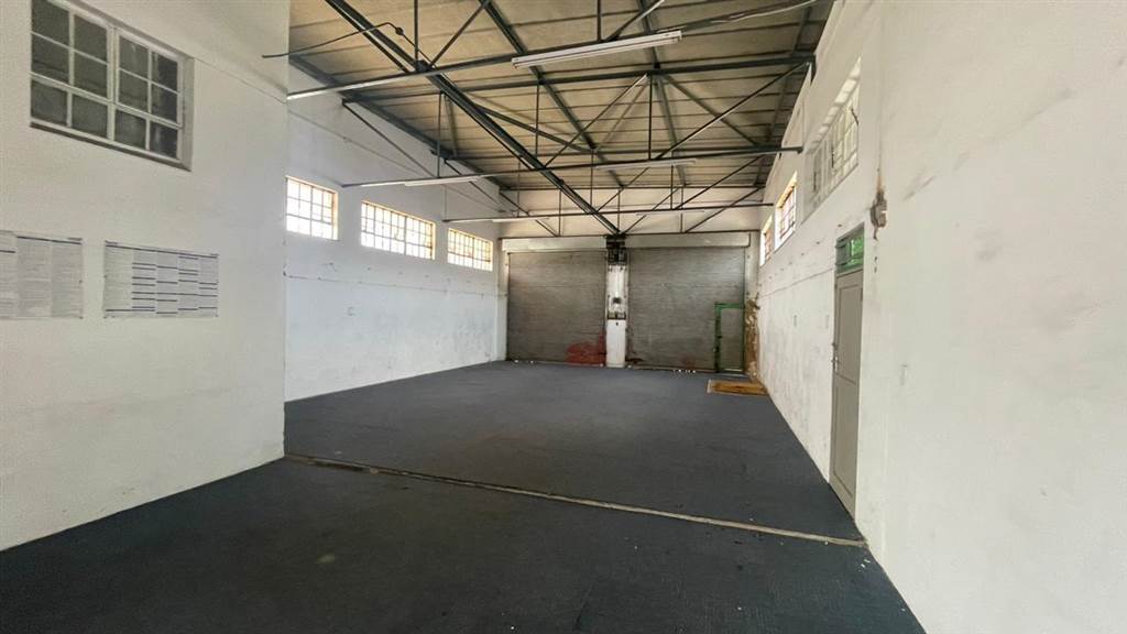 297  m² Commercial space in Pretoria West photo number 10