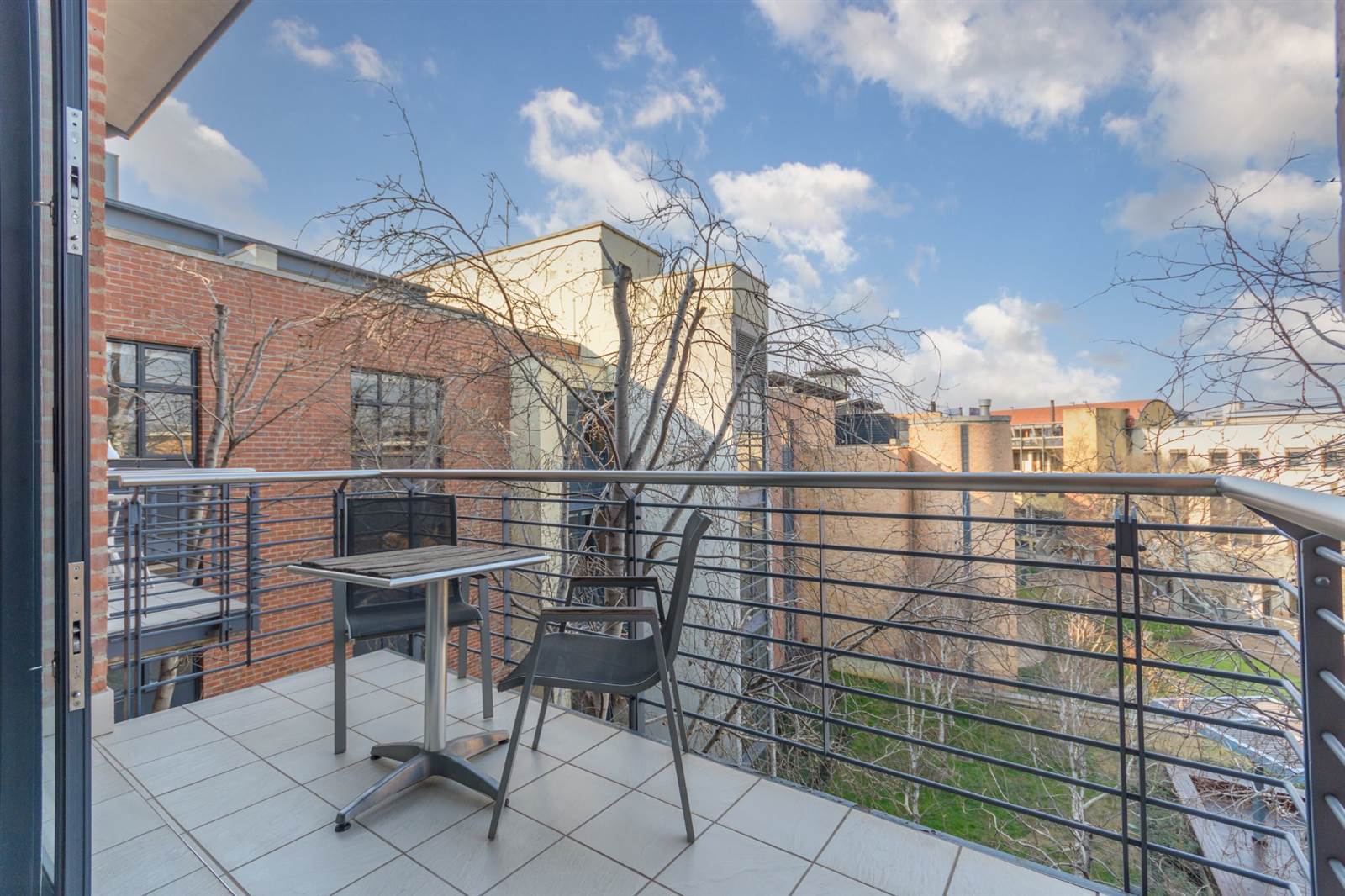 1 Bed Apartment in Melrose Arch photo number 5
