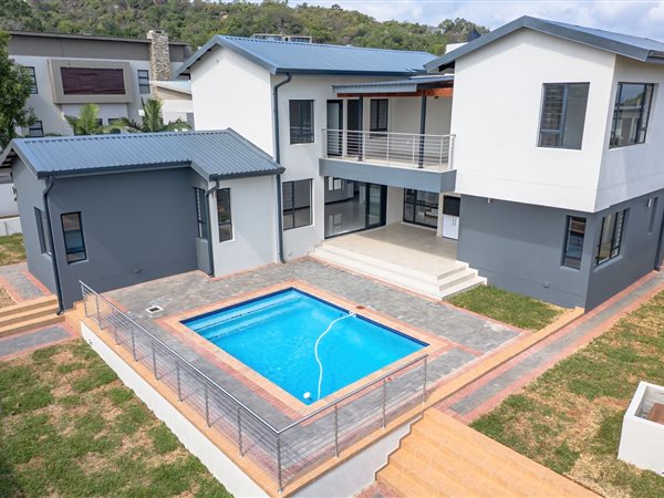 5 Bedroom House 5 Bedroom House